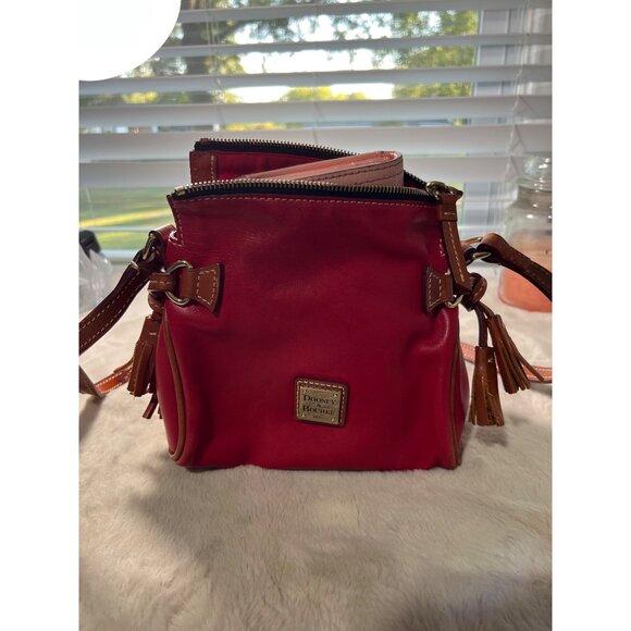 Dooney & Bourke Red Leather Crossbody Bag W/ Tassels Adjustable Strap Boutique - Picture 15 of 15